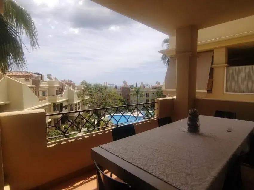 Apartamento de 3 habitaciones en Estepona en venta con garaje - 405.000 € (Ref: 8666289)
