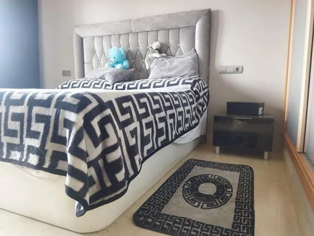 Apartamento de 3 habitaciones en Estepona en venta con garaje - 405.000 € (Ref: 8666289)