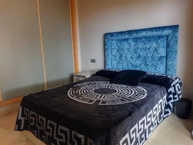 Apartamento de 3 habitaciones en Estepona en venta con garaje - 405.000 € (Ref: 8666289)