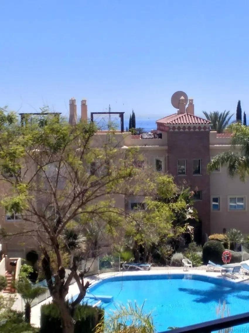 Apartamento de 3 habitaciones en Estepona en venta con garaje - 405.000 € (Ref: 8666289)