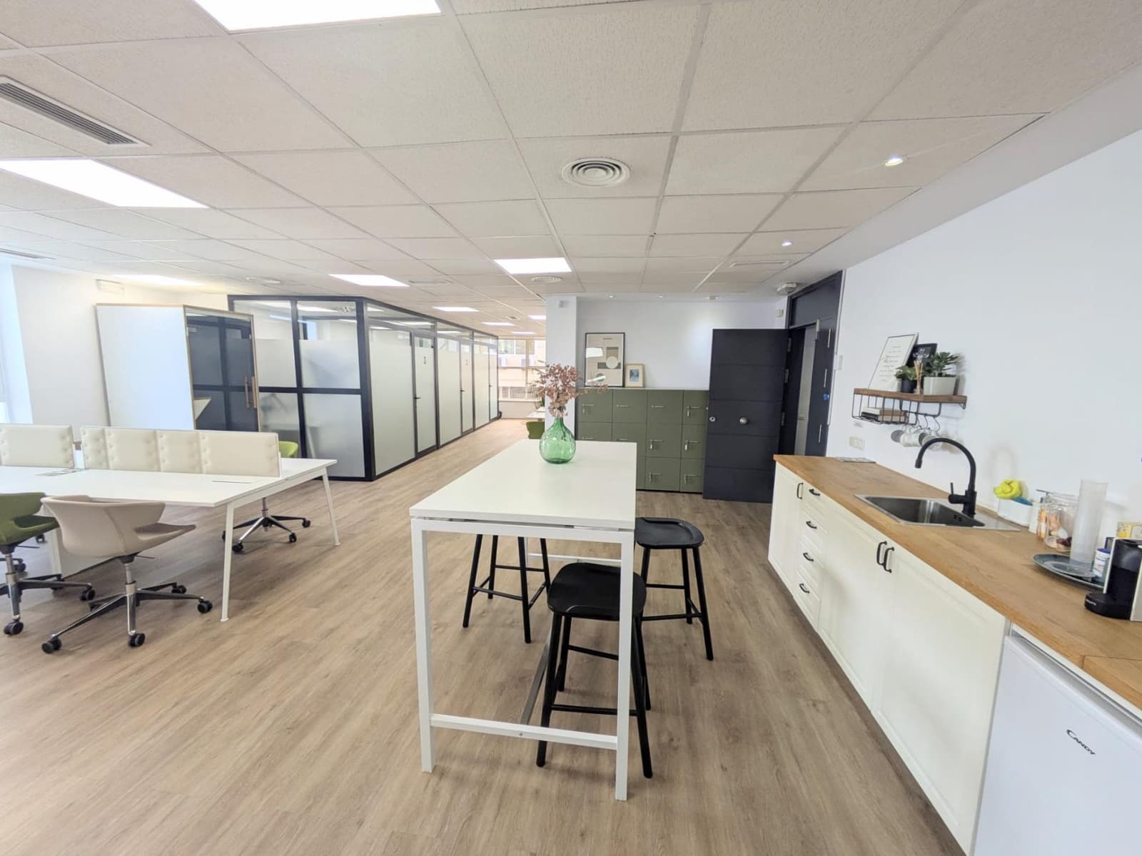 Kontor til leje i Marbella - € 3.000 (Ref: 8706023)