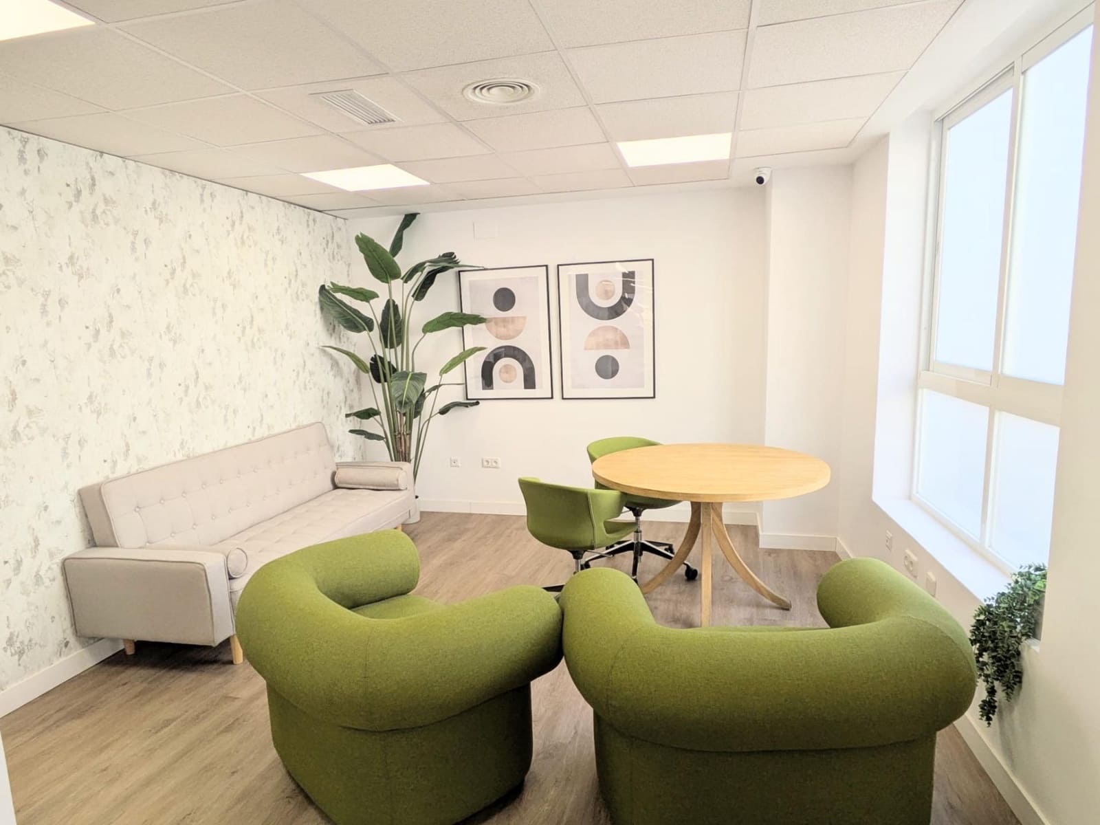 Kontor til leje i Marbella - € 3.000 (Ref: 8706023)