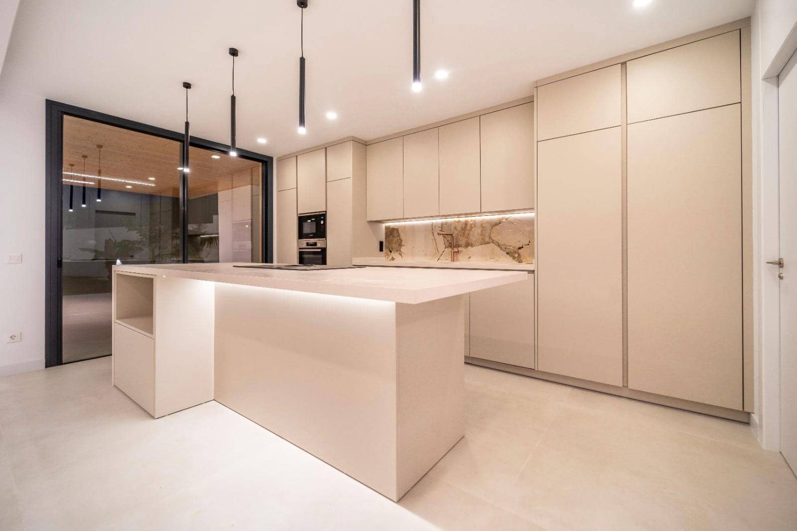 5 slaapkamer Villa te koop in Benalmadena met zwembad garage - € 2.150.000 (Ref: 8715452)