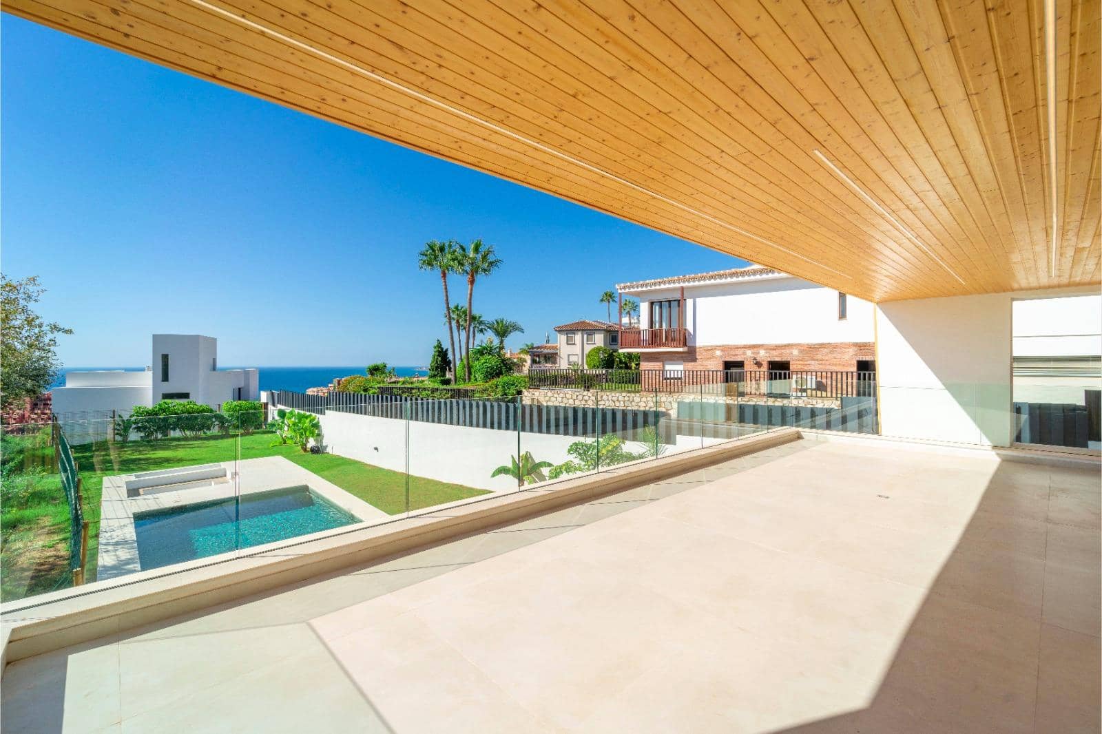 5 bedroom Villa for sale in Benalmadena with pool garage - € 2,190,000 (Ref: 8715452)