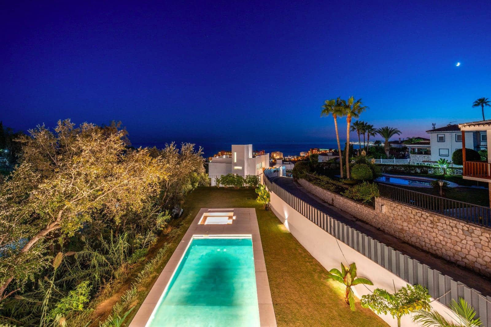 5 bedroom Villa for sale in Benalmadena with pool garage - € 2,190,000 (Ref: 8715452)