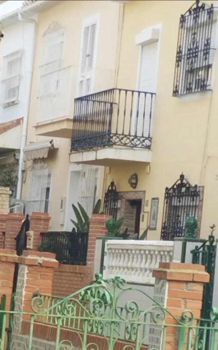 5 soveværelse Villa til salg i Malaga by - € 395.000 (Ref: 8717160)