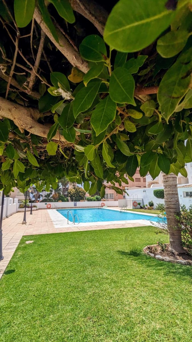 2 sypialnia Apartament na sprzedaż w Benalmadena Costa z basenem garażem - 375 000 € (Ref: 8724158)