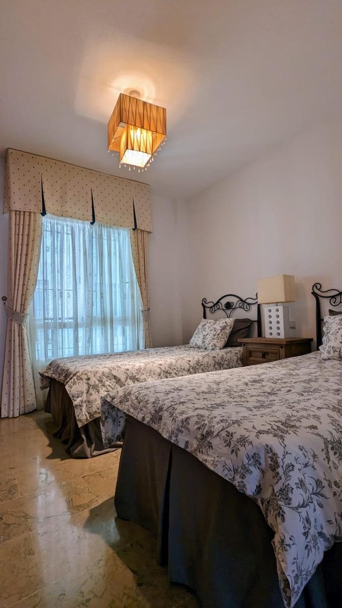 2 sypialnia Apartament na sprzedaż w Benalmadena Costa z basenem garażem - 375 000 € (Ref: 8724158)