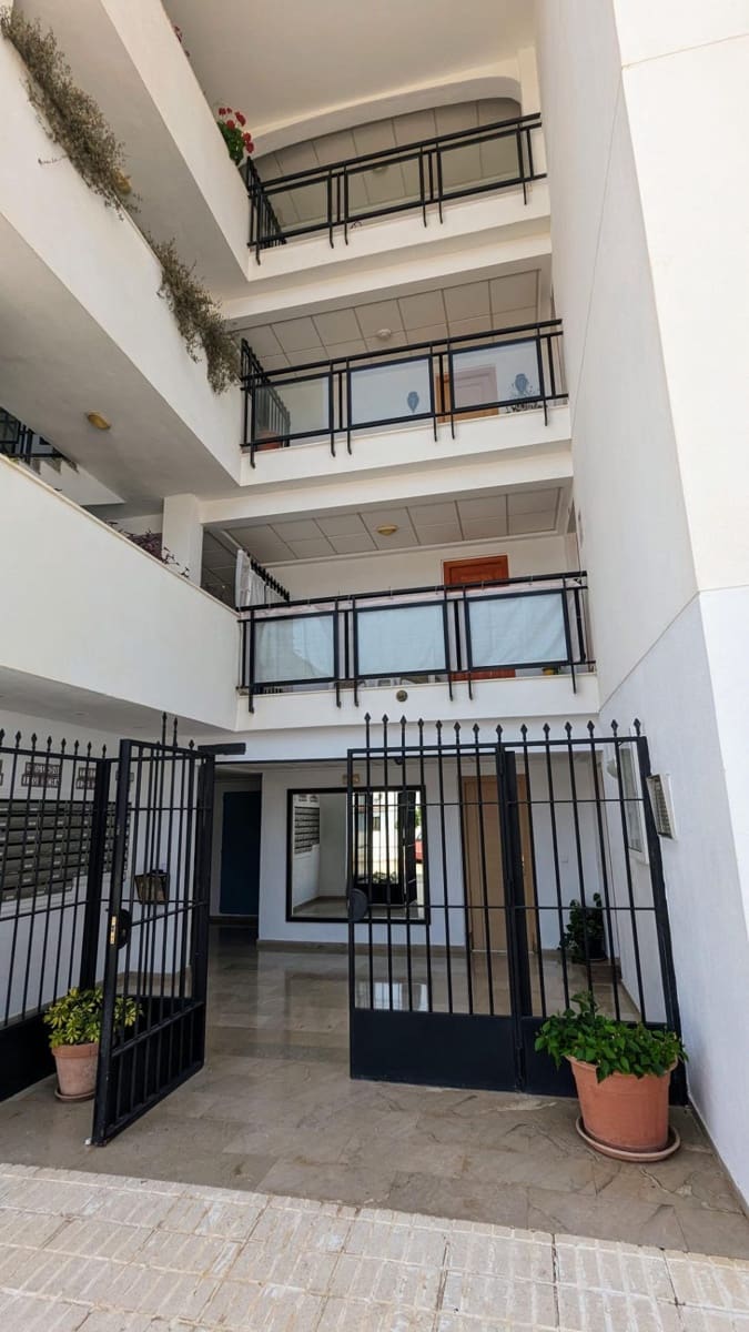 2 sypialnia Apartament na sprzedaż w Benalmadena Costa z basenem garażem - 375 000 € (Ref: 8724158)