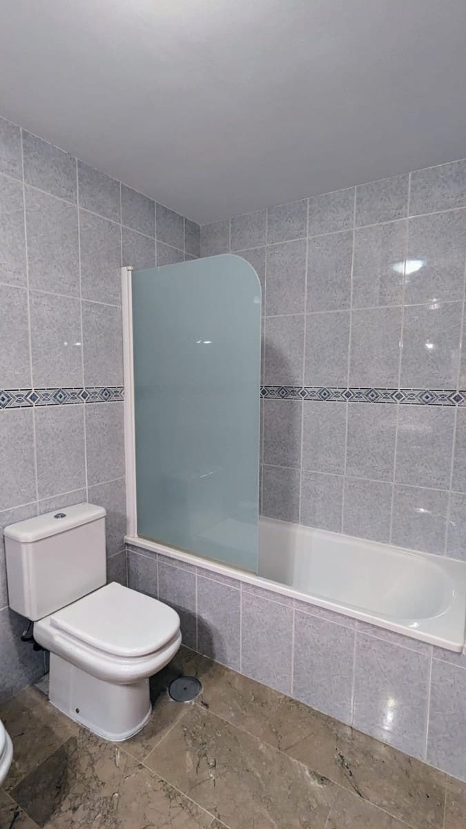 2 sypialnia Apartament na sprzedaż w Benalmadena Costa z basenem garażem - 375 000 € (Ref: 8724158)