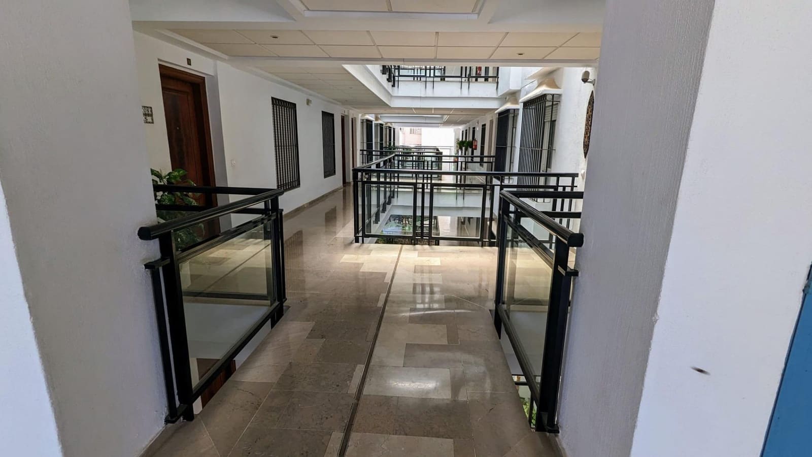 2 sypialnia Apartament na sprzedaż w Benalmadena Costa z basenem garażem - 375 000 € (Ref: 8724158)