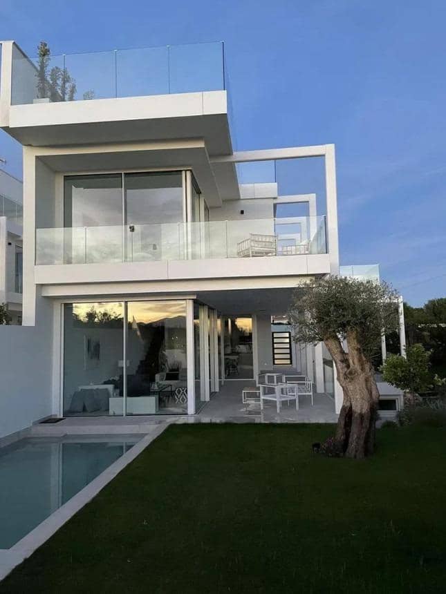 4 sypialnia Willa na sprzedaż w Marbella z basenem - 1 950 000 € (Ref: 8737976)