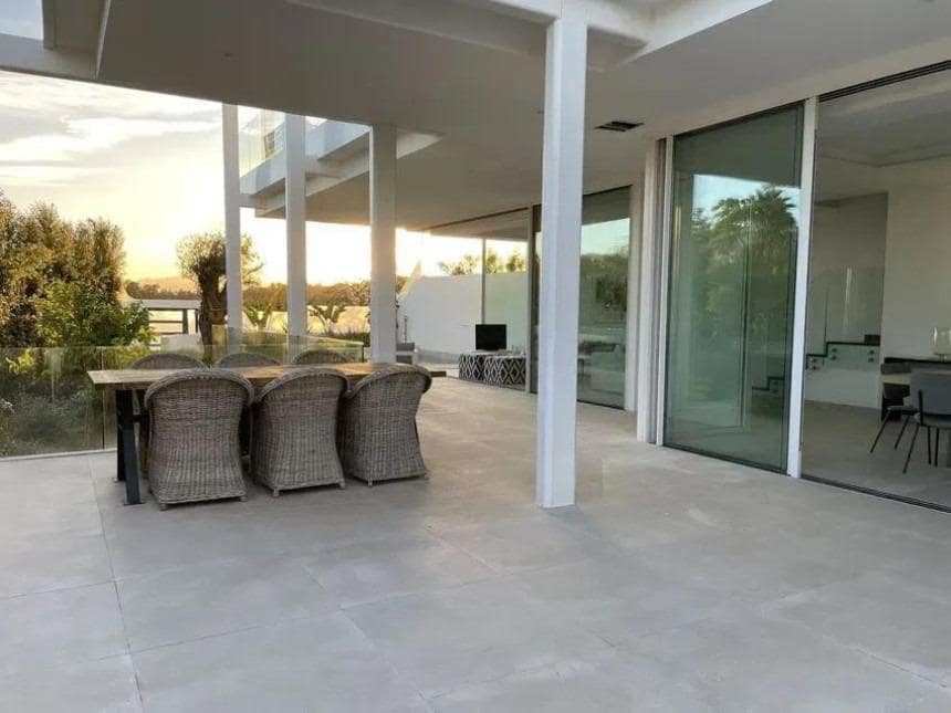 4 sypialnia Willa na sprzedaż w Marbella z basenem - 1 950 000 € (Ref: 8737976)