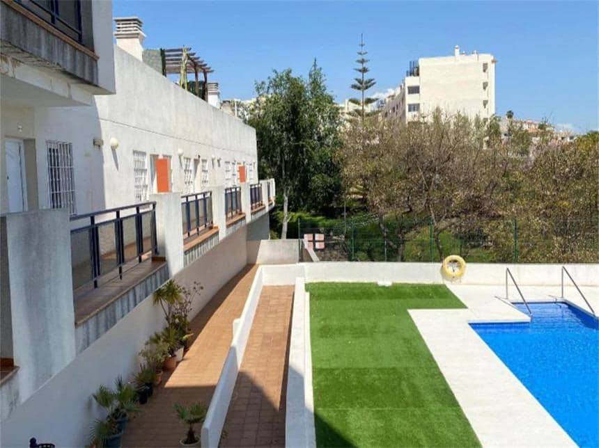 2 soveværelse Penthouse til salg i Torrequebrada med swimmingpool garage - € 320.000 (Ref: 8776323)