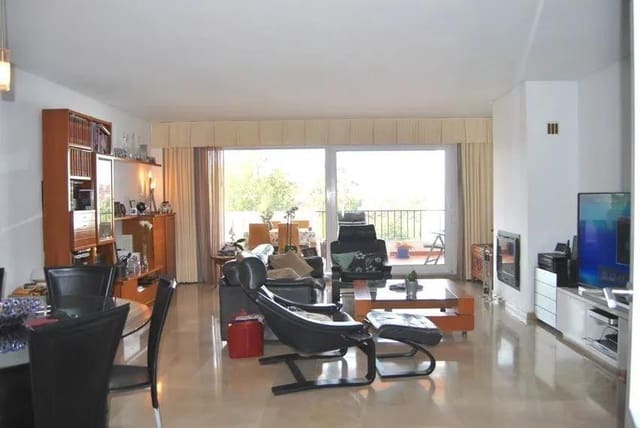 Piso de 3 habitaciones en Benalmádena en venta con piscina garaje - 525.000 € (Ref: 8792584)