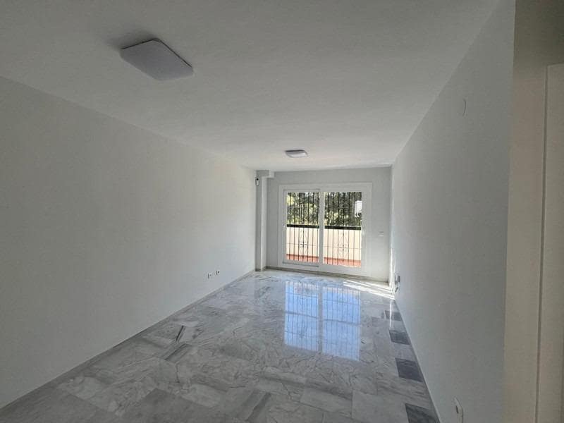 2 soveværelse Lejlighed til salg i Torrequebrada med swimmingpool - € 299.000 (Ref: 8806381)