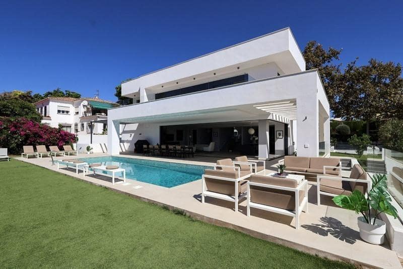 6 soverom Villa til salgs i Benalmadena med svømmebasseng garasje - € 2 350 000 (Ref: 8813344)
