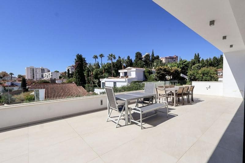 6 soverom Villa til salgs i Benalmadena med svømmebasseng garasje - € 2 350 000 (Ref: 8813344)