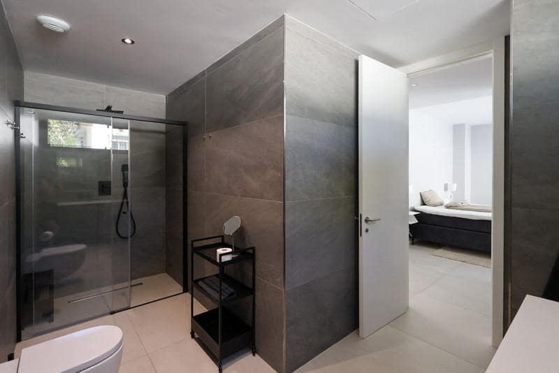 6 soverom Villa til salgs i Benalmadena med svømmebasseng garasje - € 2 350 000 (Ref: 8813344)