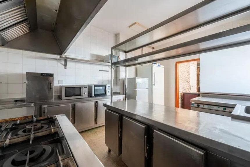 Commerciale da affittare in Benalmadena - 2.500 € (Rif: 8814474)