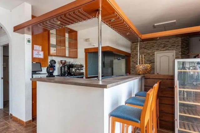 Comercial para arrendar em Puerto Marina, Benalmádena - 2 500 € (Ref: 8814474)