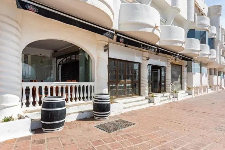 Commerciale da affittare in Benalmadena - 2.500 € (Rif: 8814474)