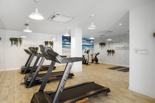 2 soveværelse Lejlighed til salg i Benalmádena med swimmingpool garage - € 395.000 (Ref: 8836792)