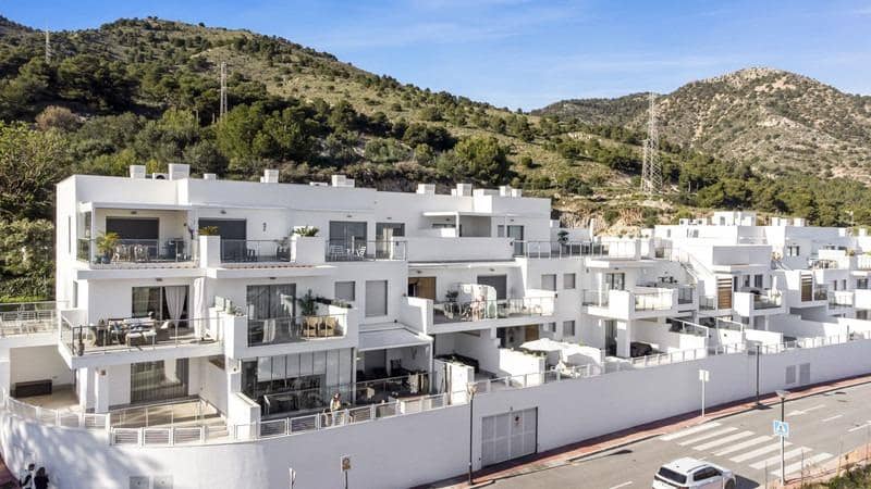 2 bedroom Apartment for sale in Benalmadena with pool garage - € 395,000 (Ref: 8836792)