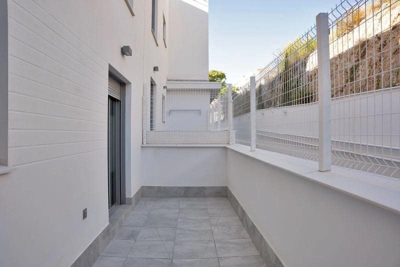 2 bedroom Apartment for sale in Benalmadena with pool garage - € 395,000 (Ref: 8836792)