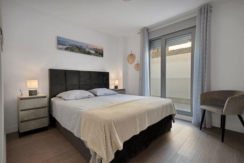 2 bedroom Apartment for sale in Benalmadena with pool garage - € 395,000 (Ref: 8836792)