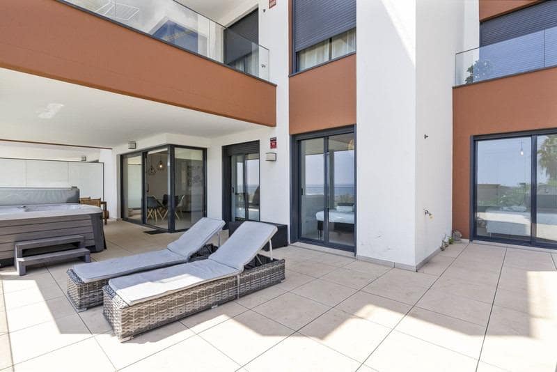 3 makuuhuone Huoneisto myytävänä paikassa Fuengirola mukana uima-altaan 
autotalli - 679 000 € (Ref: 8836793)