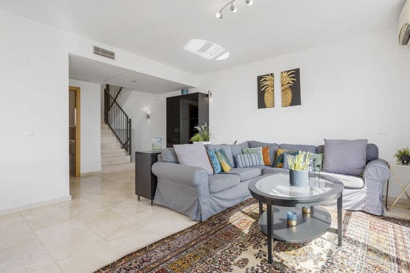 3 soverom Rekkehus til salgs i Fuengirola med svømmebasseng garasje - € 599 000 (Ref: 8836794)