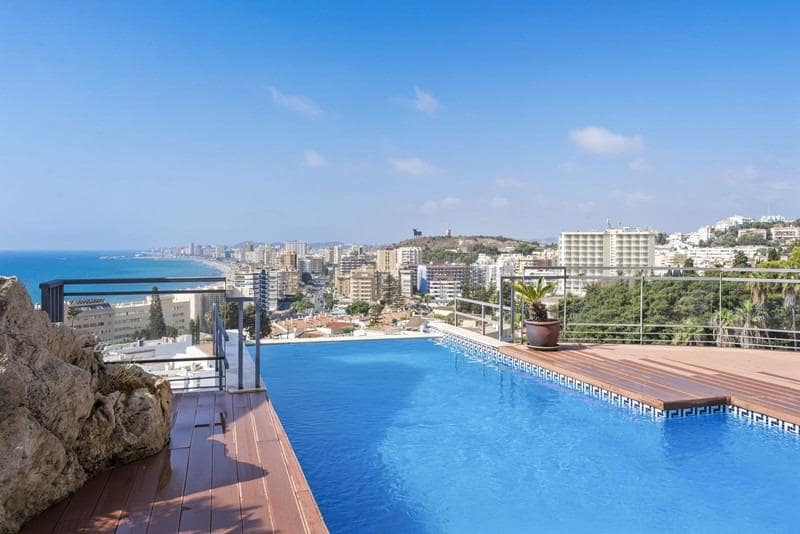 3 soverom Rekkehus til salgs i Fuengirola med svømmebasseng garasje - € 599 000 (Ref: 8836794)