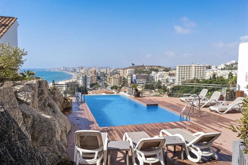 3 soverom Rekkehus til salgs i Fuengirola med svømmebasseng garasje - € 599 000 (Ref: 8836794)