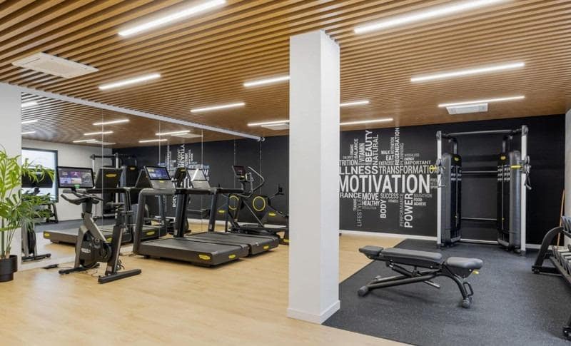 2 makuuhuone Huoneisto myytävänä paikassa Fuengirola mukana uima-altaan 
autotalli - 659 000 € (Ref: 8867293)