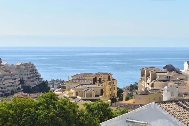 3 bedroom Apartment for sale in Nueva Torrequebrada, Benalmádena with pool garage - € 485,000 (Ref: 8918274)