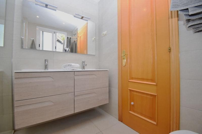 3 soveværelse Lejlighed til salg i Torrequebrada med swimmingpool garage - € 485.000 (Ref: 8918274)