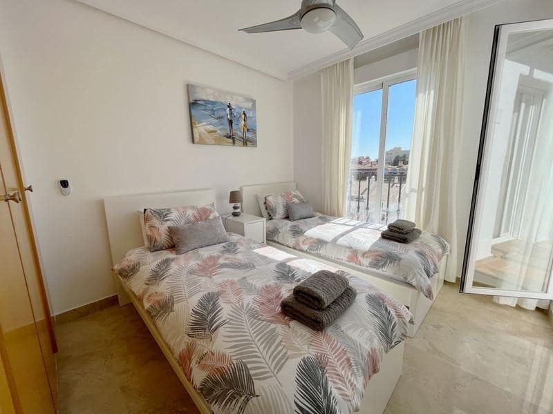 3 soveværelse Lejlighed til salg i Torrequebrada med swimmingpool garage - € 485.000 (Ref: 8918274)