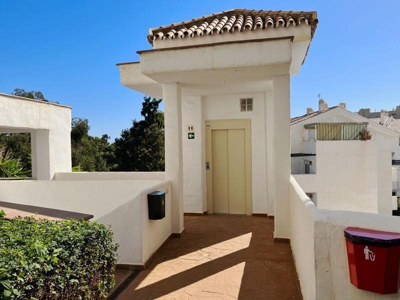 3 soveværelse Lejlighed til salg i Torrequebrada med swimmingpool garage - € 485.000 (Ref: 8918274)