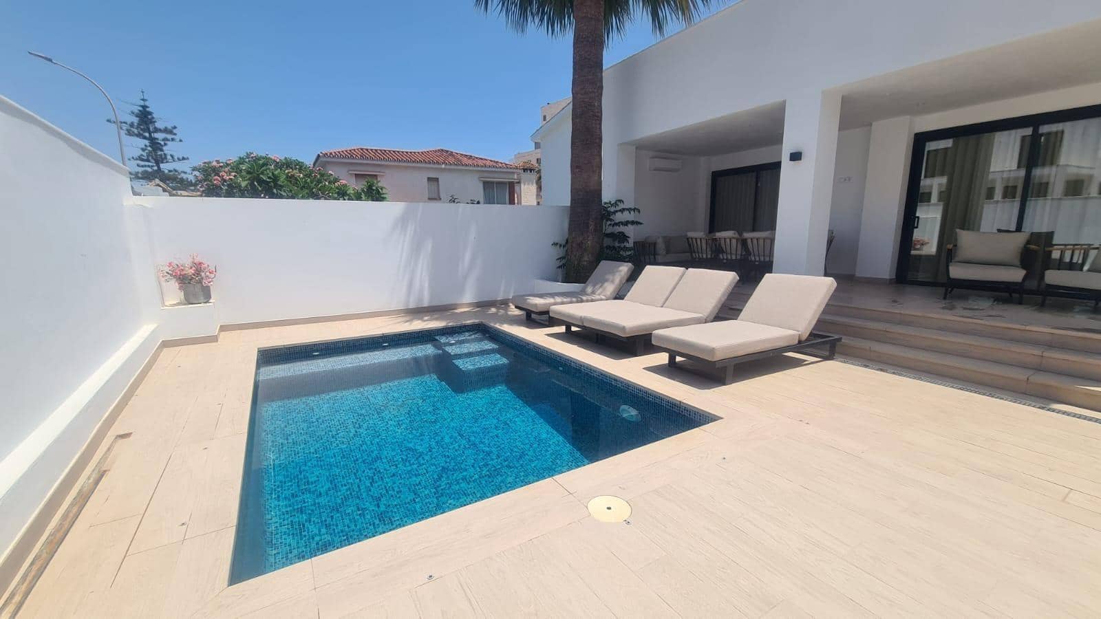 7 Zimmer Villa zu verkaufen in Benalmadena Costa mit Pool Garage - 1.299.000 € (Ref: 8924015)