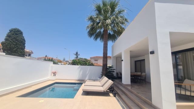 Chalet de 7 habitaciones en Benalmadena Costa, Benalmádena en venta con piscina garaje - 1.299.000 € (Ref: 8924015)