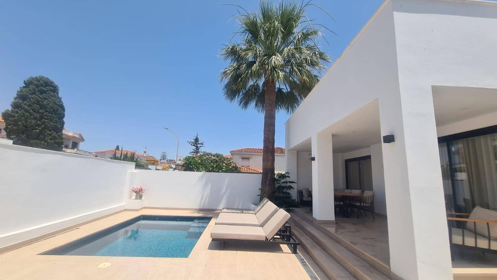7 Zimmer Villa zu verkaufen in Benalmadena Costa mit Pool Garage - 1.299.000 € (Ref: 8924015)