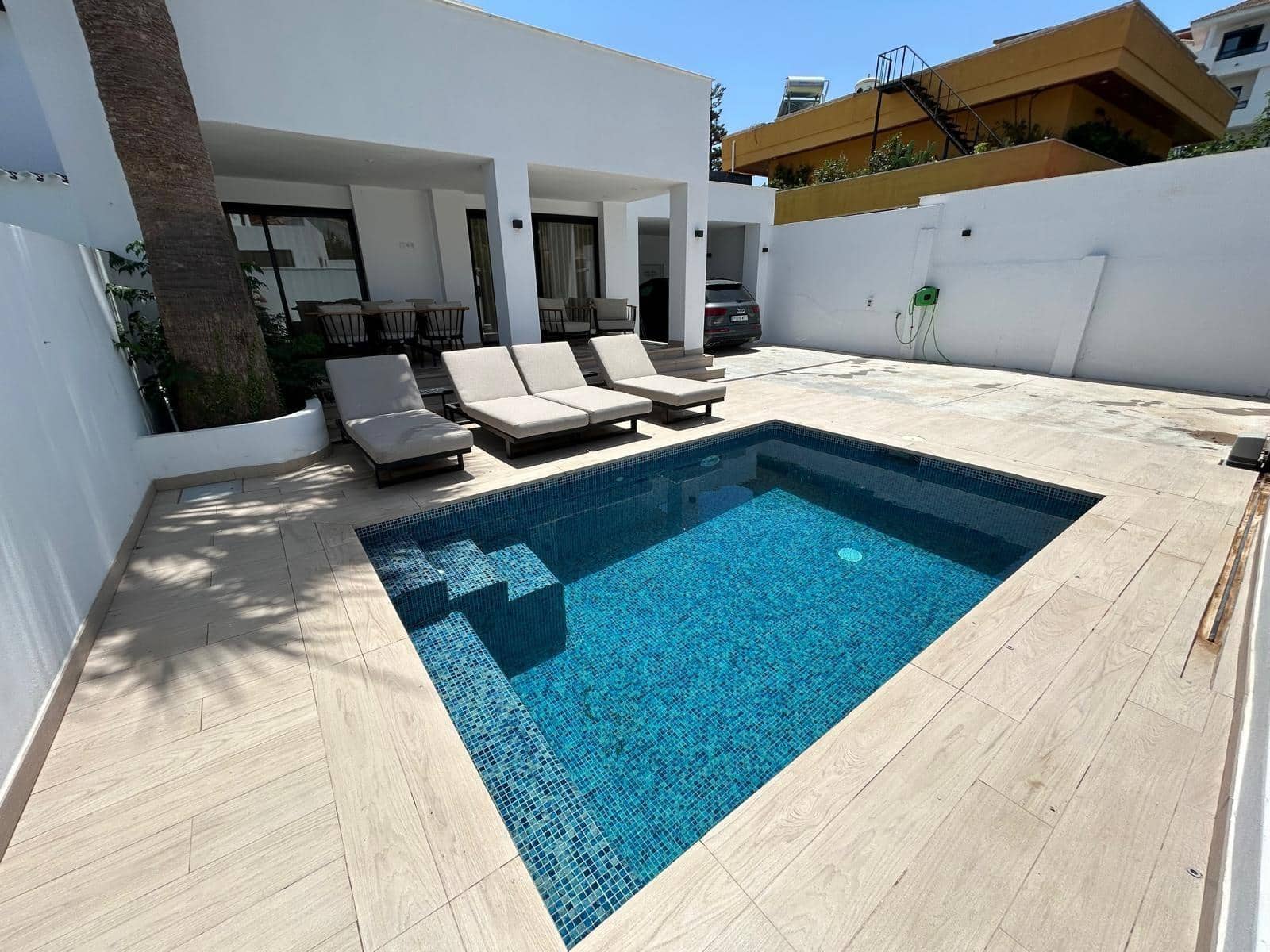 7 Zimmer Villa zu verkaufen in Benalmadena Costa mit Pool Garage - 1.299.000 € (Ref: 8924015)