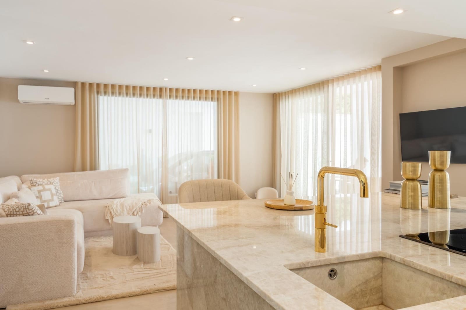 7 Zimmer Villa zu verkaufen in Benalmadena Costa mit Pool Garage - 1.299.000 € (Ref: 8924015)