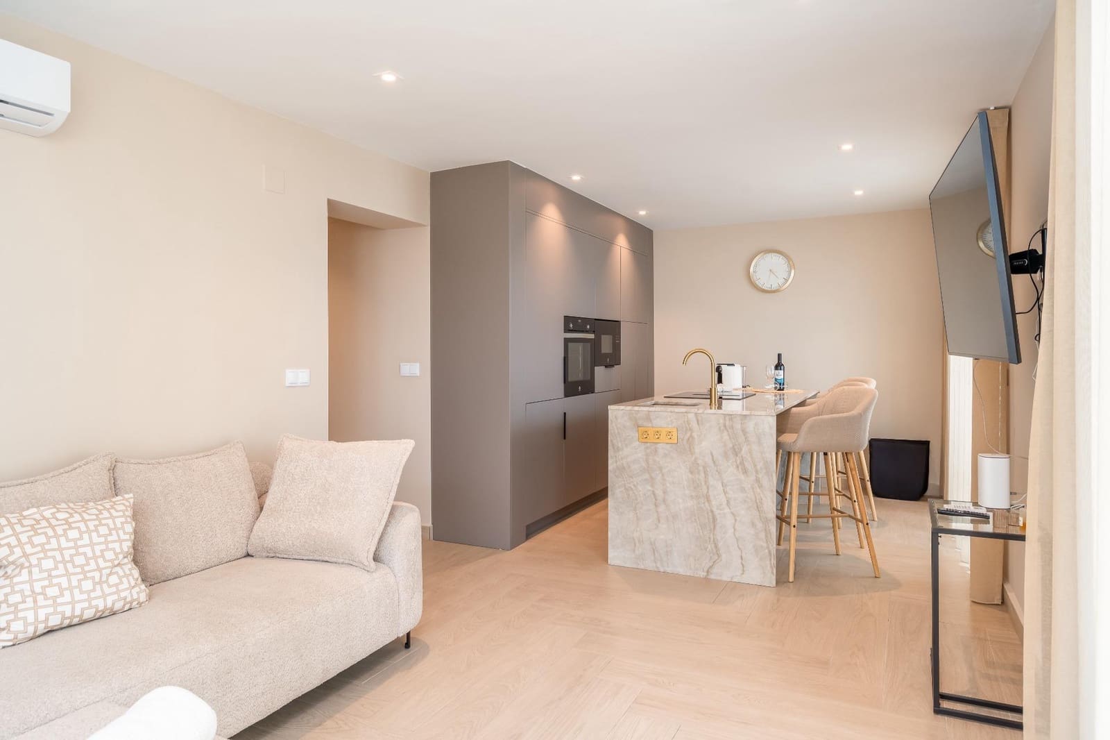 7 Zimmer Villa zu verkaufen in Benalmadena Costa mit Pool Garage - 1.299.000 € (Ref: 8924015)