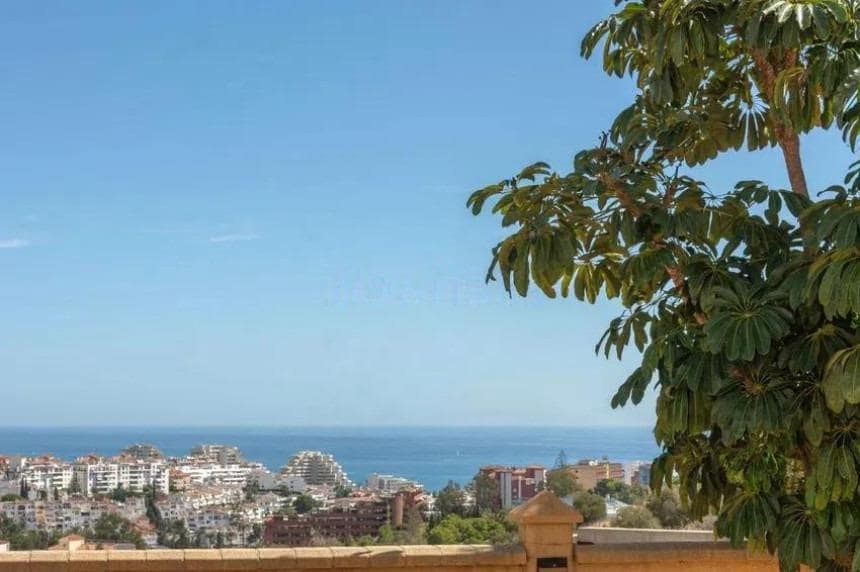 6 bedroom Villa for sale in Benalmadena with pool garage - € 1,250,000 (Ref: 8939535)