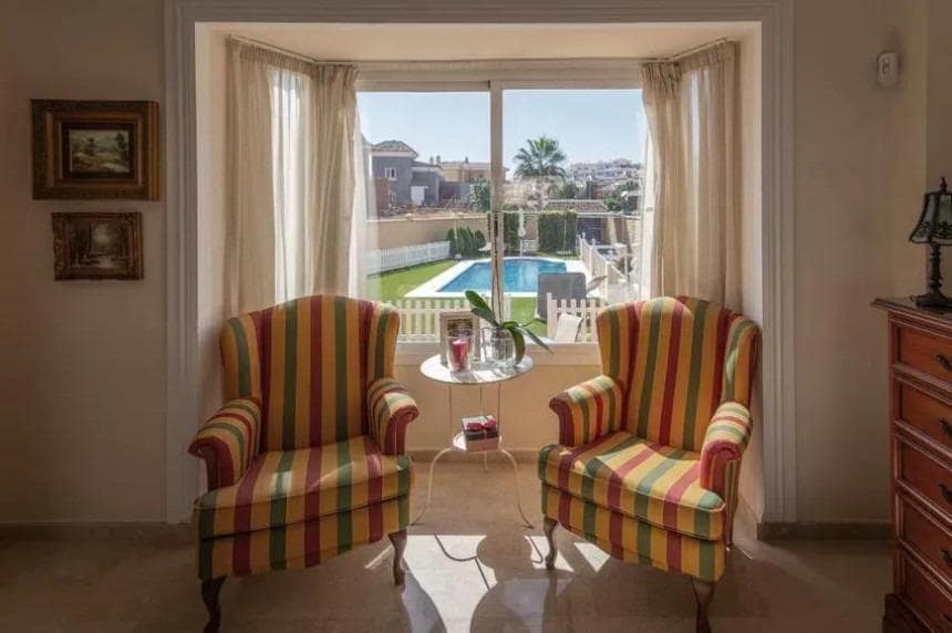 6 bedroom Villa for sale in Benalmadena with pool garage - € 1,250,000 (Ref: 8939535)