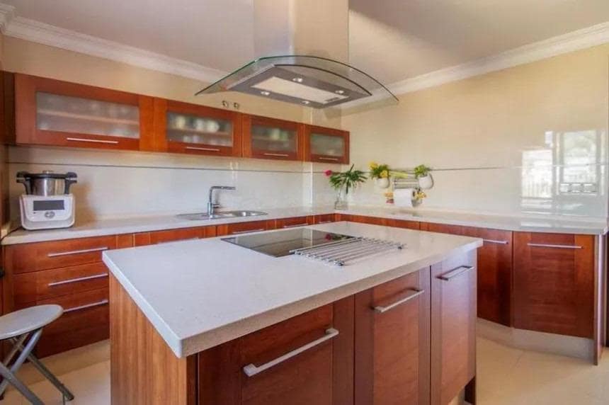 6 bedroom Villa for sale in Benalmadena with pool garage - € 1,250,000 (Ref: 8939535)