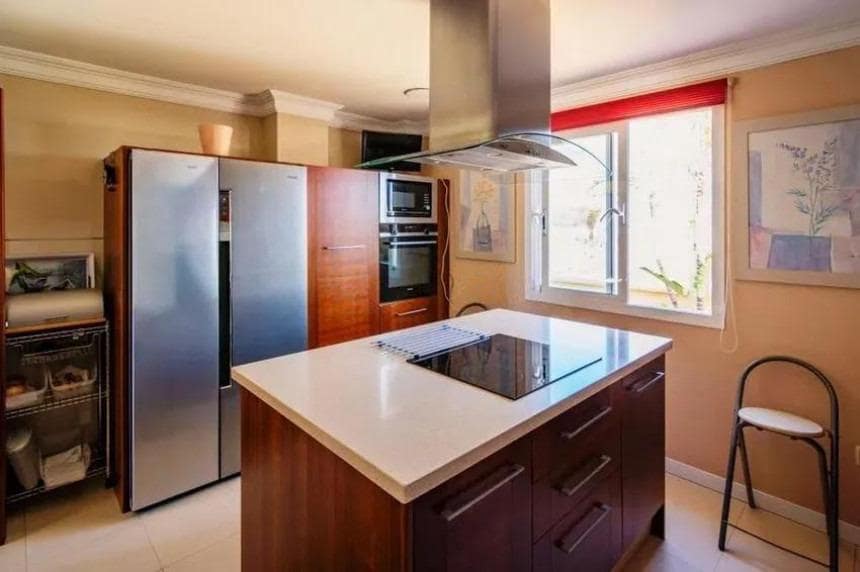 6 bedroom Villa for sale in Benalmadena with pool garage - € 1,250,000 (Ref: 8939535)