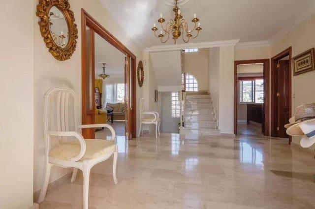 Chalet de 6 habitaciones en Benalmádena en venta con piscina garaje - 1.250.000 € (Ref: 8939535)